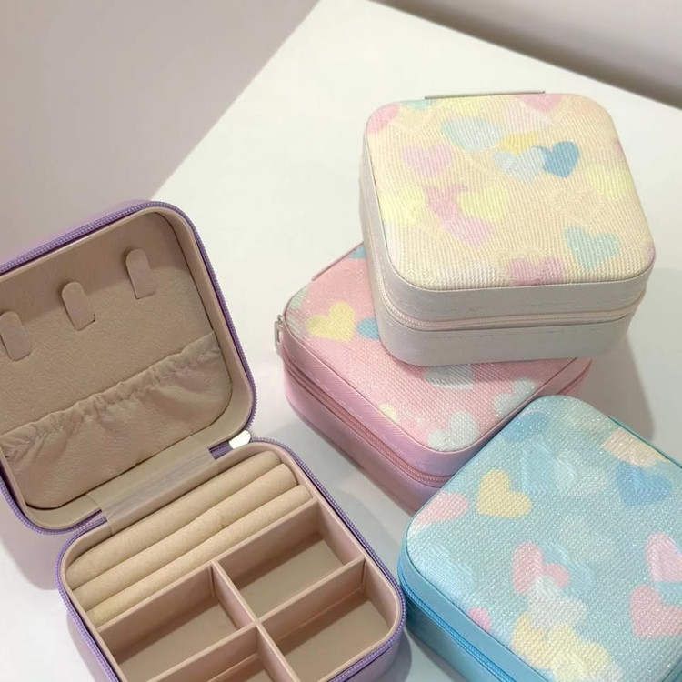 اکسسوری کیف: انگشتر گوشواره گردنبند دستبند