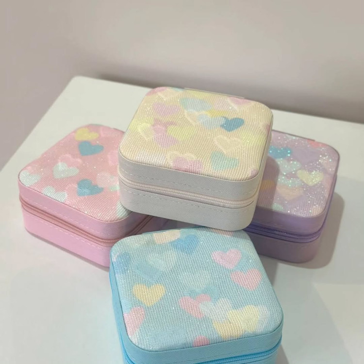 اکسسوری کیف : انگشتر گوشواره گردنبند دستبند