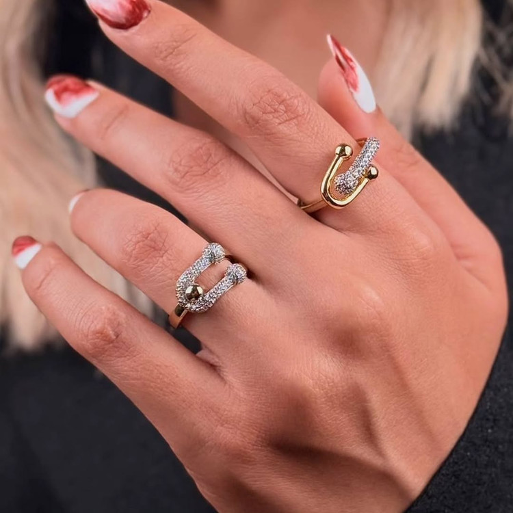 انگشتر طرح جواهر KΞRNØVΔ – CØLLΞCT!ØN