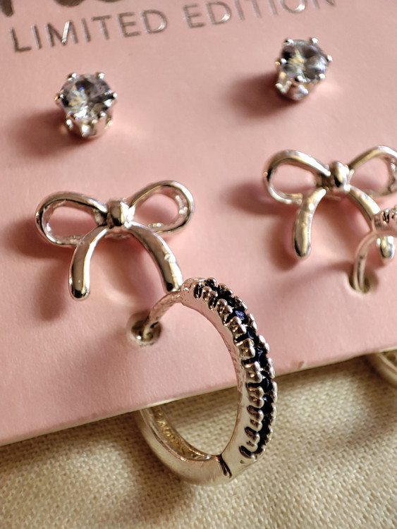 گوشواره پاپیون